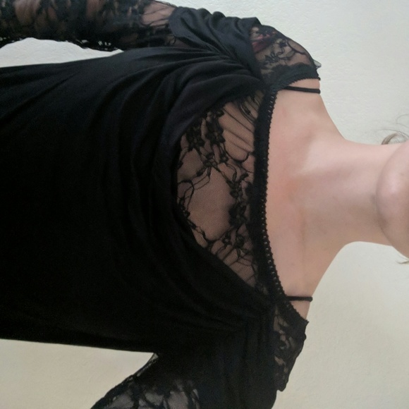 LBD w/ Sweeping Lace Neckline and Sleeves - XL - Picture 4 of 5